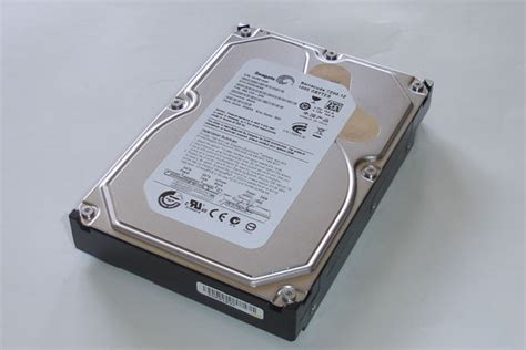 It costs just $189, which equates to a cost per gigabyte of 20.3 cents. Seagate Barracuda 7200.12 Review - Bjorn3D.com
