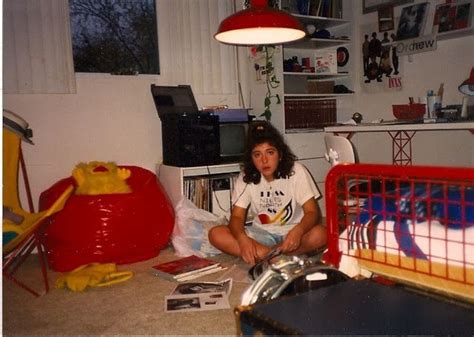 Vintage Everyday 33 Cool Photos Of 80s Teenagers In Their Rooms