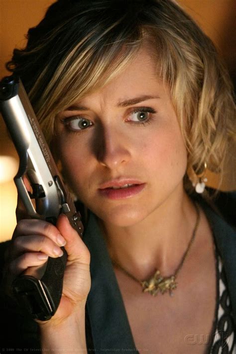 Two Dozen Promo Images From Smallville S09e01 And S09e02 Smallville Allison Mack Chloe Sullivan