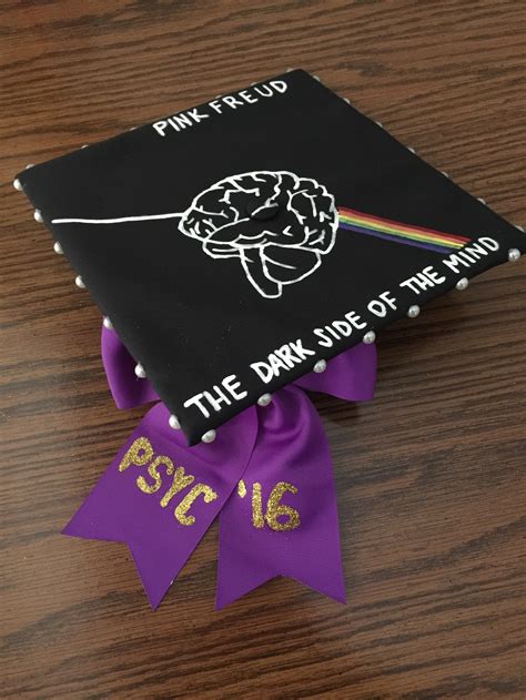 21 Graduation Caps That Are Truly Truly Extra College Graduation Cap