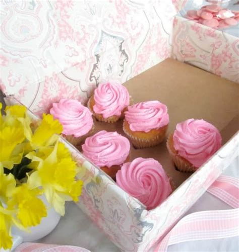 .bakery cupcake boxes with handle and inserts single cupcake carriers holders for parties pack of 50 (white). Cupcake Boxes: 40 DIY Ideas to Package Your Cupcakes