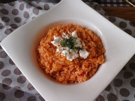Greek Tomato And Rice Recipe Ntomatorizo Foodzesty