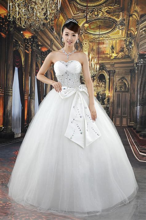 Here we've collected some best dressed looks of bollywood celebrities who became lame light of the iifa award 2019 and they are so adorable and unique. 20 Celebrity Wedding Dresses Ideas - Wohh Wedding