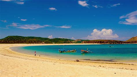 Lombok Private Tour Sasak Village And Beach Discovery
