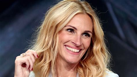 Julia Roberts Shows Off Light Blonde Hair At Homecoming Press Event