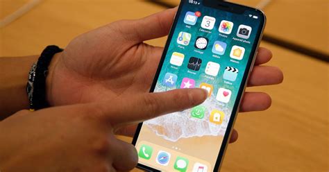 Apple To Launch Biggest Iphone Yet With Giant 65inch Display