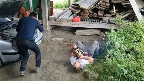 Man Faints After Seeing Friend Killed By Chainsaw Only To Realise It