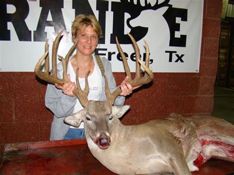 Freer Tx Muy Grande Buck Contest Texas Hunting Texas Wildlife