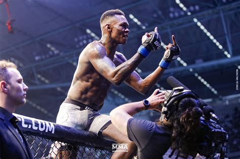 Ufc star israel adesanya is such a big anime freak, he got an insane stomach tattoo inspired by his favorite shows. Israel Adesanya, con pacata compostezza, ha un messaggio ...