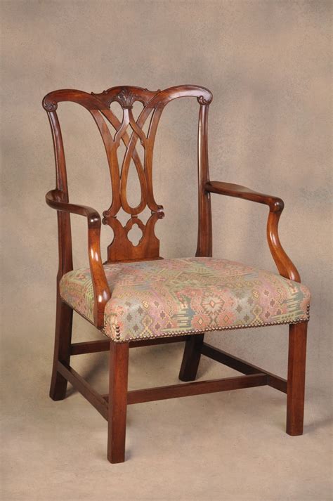 Large 18th Century Mahogany Chippendale Armchair 718712