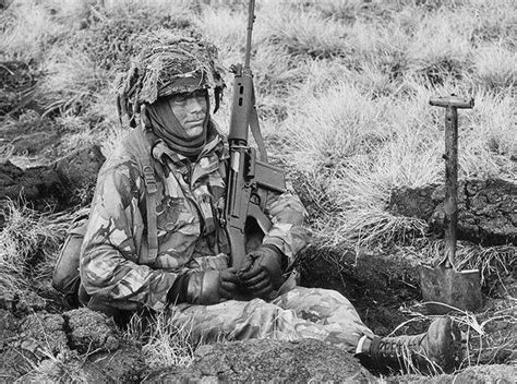 British Soldier Falklands War Pin By Paolo Marzioli Historical War
