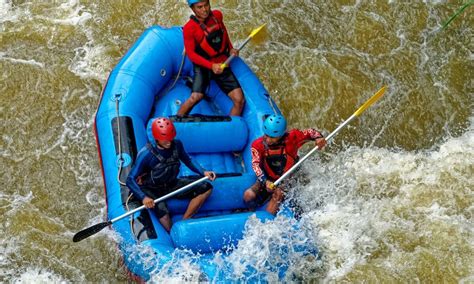 What To Wear Whitewater Rafting The Things You Should Know