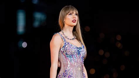 15 Facts About Taylor Swift