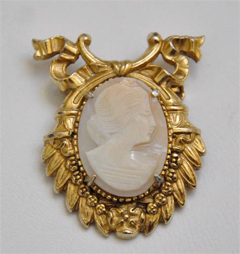 Vintage Geno Cameo Brooch Pin Carved Shell Lady Cameo