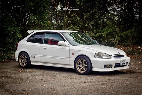 It had a production run spanning from 1997 to 2000, and was capable of producing 185ps of power. EK9 Civic Type R 🔰 : Honda