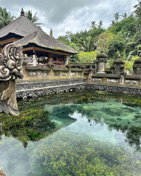 Pura Tirta Empul Pemandian Air Suci Umat Hindu Di Bali