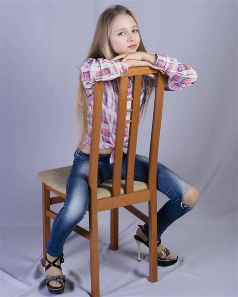 Model Agency Brim High Chair Abs Heels Luxury Cute Casual Beautiful