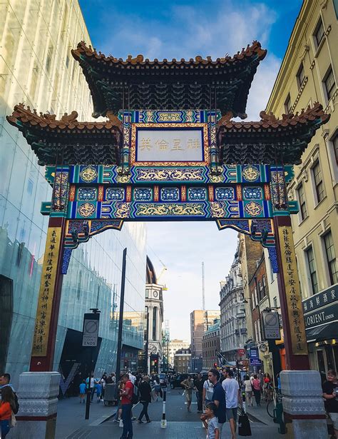 Der eingang der chinatown london (siehe bild oben) ist durch ein großes chinesisches tor markiert. A cultural tour of Chinatown, London