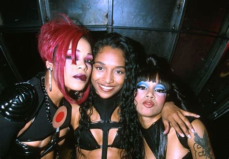 tlc on set of no scrubs music video in 1999 tlc outfits tlc costume glam photoshoot