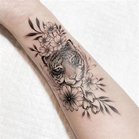 Tiger Tattoo In 2021 Tiger Tattoo Tattoos Flower Tattoo