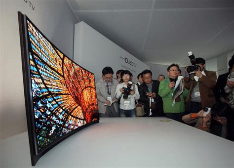 Samsung Introduces Worlds First Curved Oled Tv