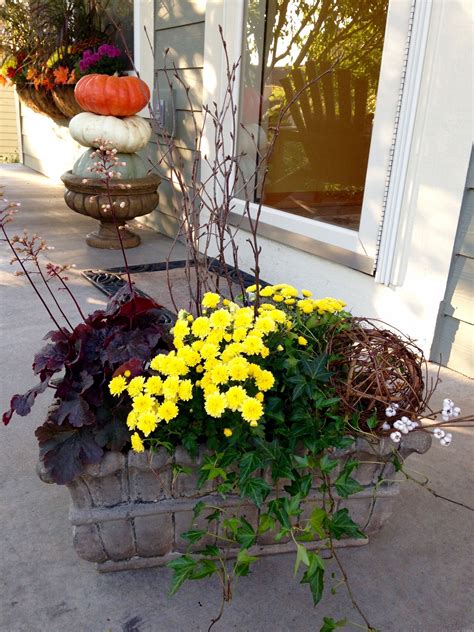 20 Fall Outdoor Flower Arrangements