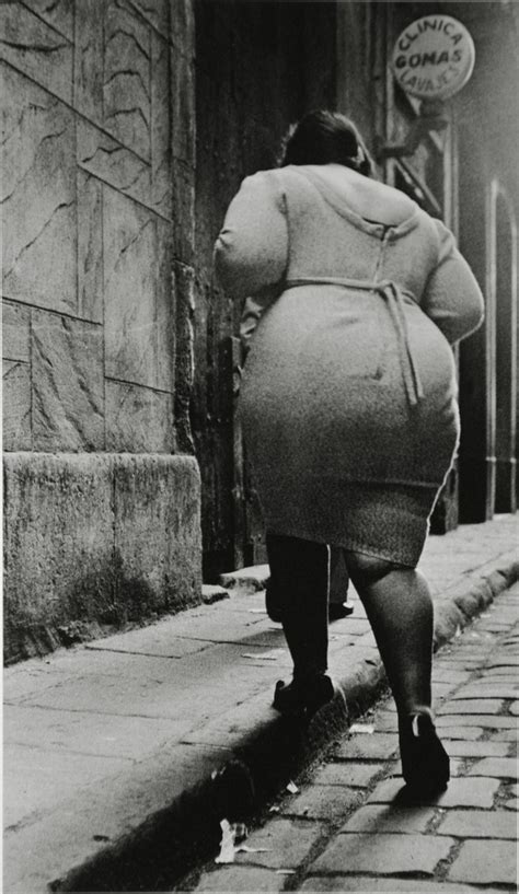 100 Stunning Vintage Photos That Capture Women From Behind Over The Last Century ~ Vintage Everyday