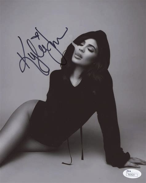 Kylie Jenner Signed 8x10 Photo Jsa Coa Pristine Auction