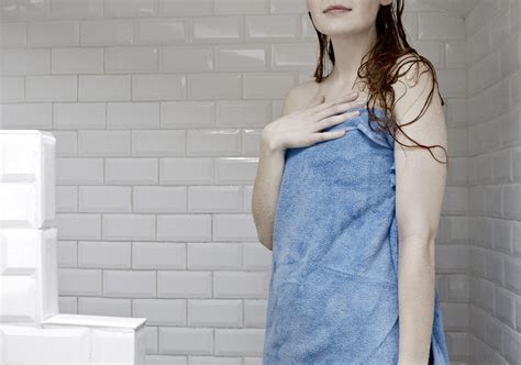 How Often Should You Shower Dermatologists Share The Sweet Spot