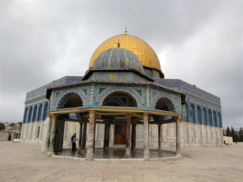 Israels premier bereitet seine landsleute darauf vor, dass nun ein längerer konflikt ansteht. Das Wort „Tempelberg" ist auf dem Tempelberg verboten ...