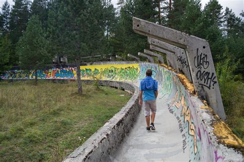 Verlassener Olympischer Bob Sarajevos Und Luge Bahn, Bosnien Redaktionelles Stockbild - Bild von ...