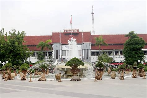 Wali Kota Surabaya Bakal Buka Taman Surya Dan Balai Kota Untuk Publik