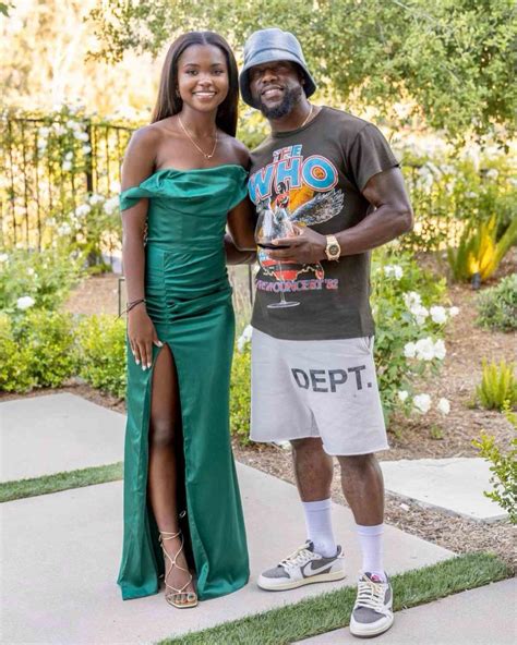 Kevin Hart S Daughter Heaven Looks All Grown Up As She Poses With Him