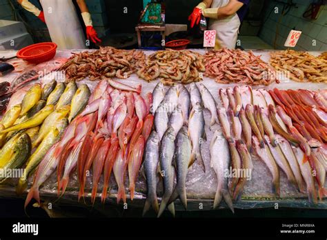 Fresh Fish At Seafood Market In Hong Kong Stock Photo Alamy