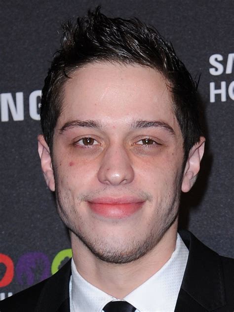 The 'snl' star spoke with charlamagne tha god about his upcoming comedy special on netflix, which includes a pretty vicious. Pete Davidson - FILMSTARTS.de