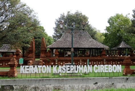 Keraton Kasepuhan Cirebon Arsitektur Menawan Bersejarah