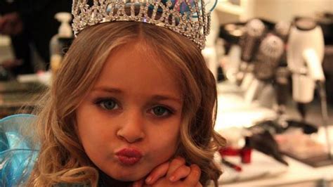 Pageant Mom Has The Audacity To Sue Blogs For Sexualizing Her Daughter