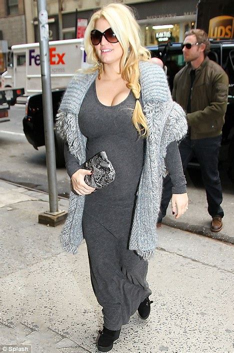 Pregnant Jessica Simpson