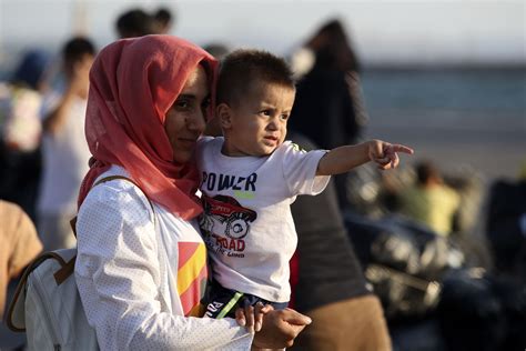More Refugees Arrive On Greek Islands Amid Overcrowding And Water Shortages Neos Kosmos
