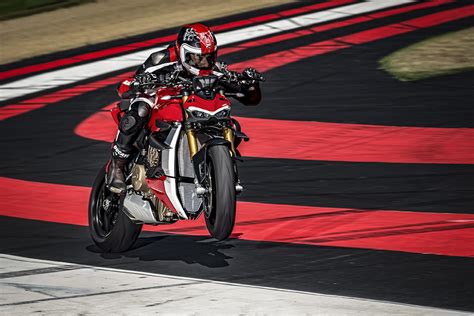 Ducati Porta Il V4 Sulla Streetfighter Foto Sportmediaset