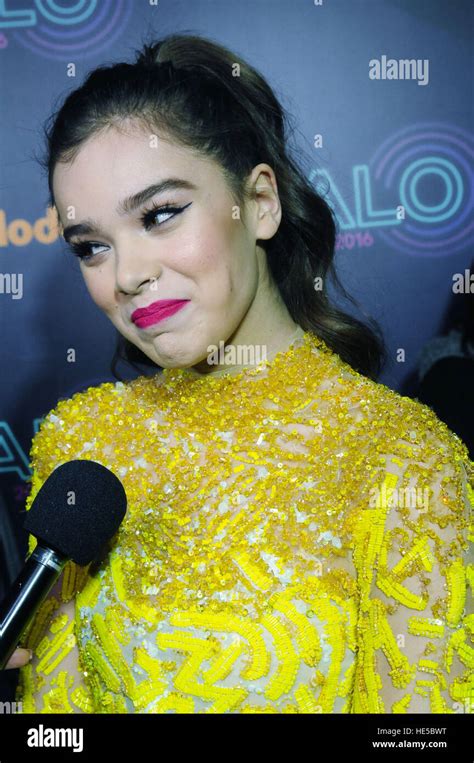 Nickelodeon Halo Awards 2016 At Pier 36 Arrivals Featuring Hailee
