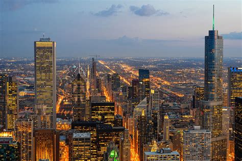 Chicago home prices are $675K higher downtown than the neighborhoods ...