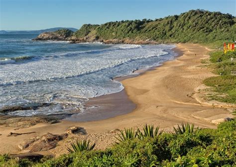 Praias de Nudismo no Brasil Conheça as 09 Melhores Oficiais