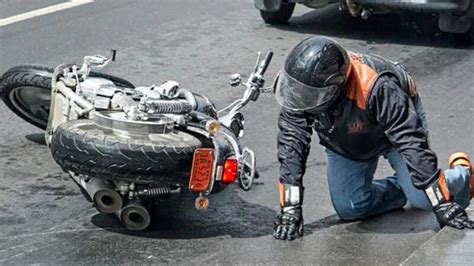 ¿cómo Disminuir Los Riesgos De Sufrir Un Accidente En Moto