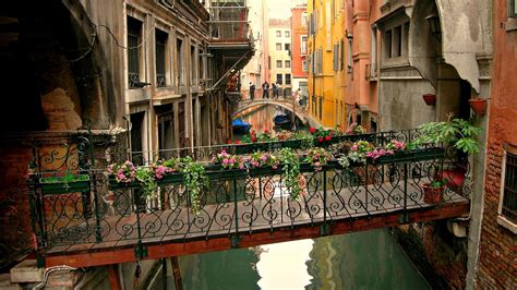 Wallpaper Boat Window Flowers Street Cityscape Italy