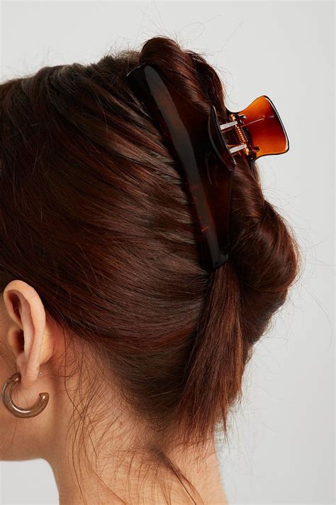 Popular claw clip hairstyle in slow motion! Adalyn Acrylic Claw Hair Clip in 2021 | Claw hair clips ...