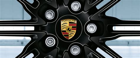 2010 2015 Porsche Cayenne Porsche Gloss Black With Colored Crest Center