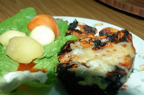 Perapkan ikan salmon dengan garam, lada hitam blackened salmon boleh dihidang dengan potato wedges dan salad. Resepi Ikan Salmon Grill Untuk Bayi - TK Jaten