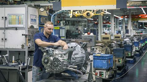 Daimler Betriebsräte warnen vor massivem Stellenabbau in Lkw Werken