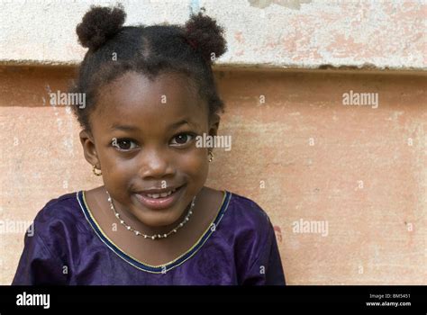 Afrika Mädchen Fotos Und Bildmaterial In Hoher Auflösung Alamy